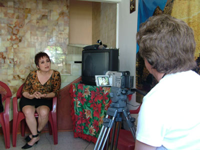 Gabriela Martínez (right) interviewing Araceli Padilla, news anchor at Channel 9